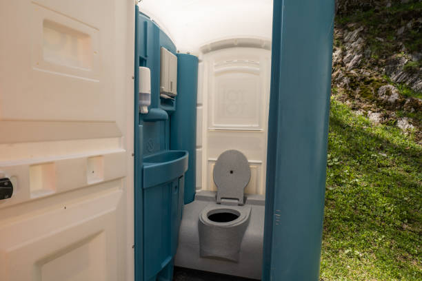 Best Portable restroom trailer rental  in Sauk Vlage, IL